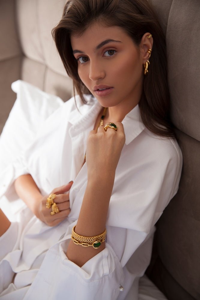 Dive into Elegance: Exploring the World of Waterproof Gold Jewellery - MOSA