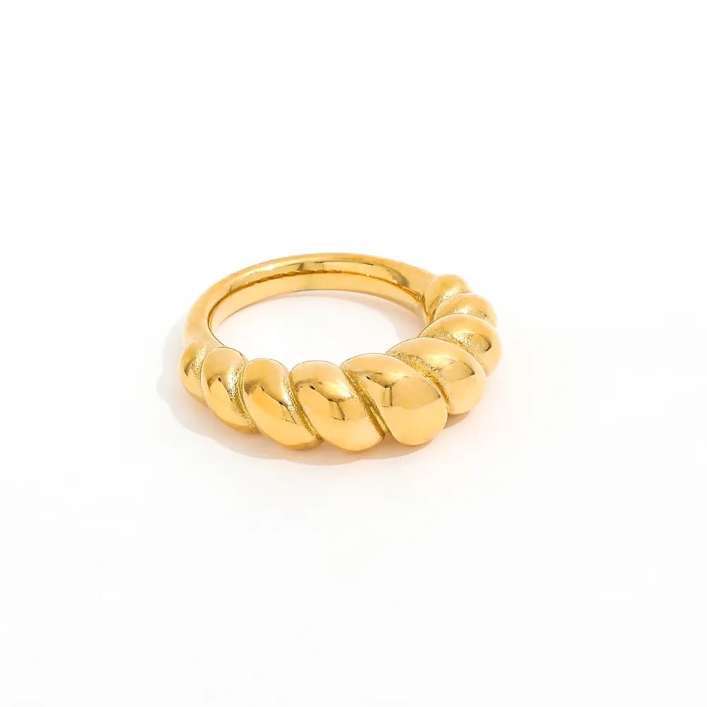 Gold croissant ring - MOSA